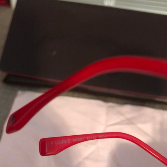 SOLD❌Fendi sunglasses - Picture 7 of 11